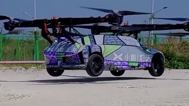 «Летающий автомобиль» XPeng X2 стал первым eVTOL, получившим разрешение на полеты в Китае смотреть онлайн
