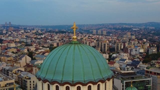 Magnificent temple Sveti Sava in Belgrade Serbia. Drone aerial photography in 4K смотреть онлайн