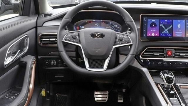 Новый большой кроссовер "Москвич". Длина 4,8 м, 7 мест и багажник 960 литров. смотреть онлайн