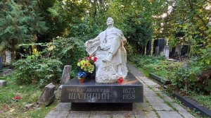 Новодевичье кладбище (часть 1). Москва 2020