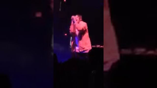 Josh Klinghoffer sings "Shine On You Crazy Diamond" with drummer Jack Irons смотреть онлайн