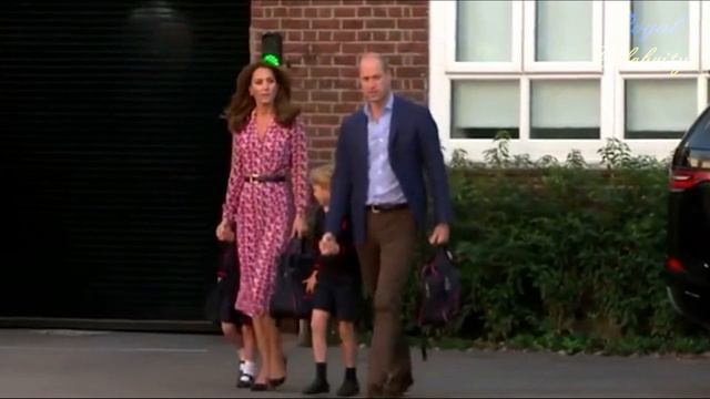 Kate Middleton Greets Photographers On First Day At New Home In Windsor смотреть онлайн