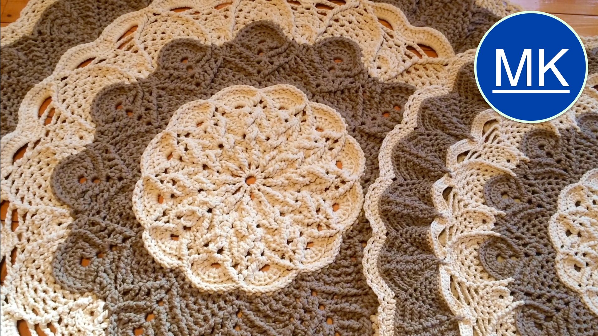 Два ковра крючком из полиэфирного шнура. Ковер «Экстравагантный». Мастер-класс. Дачный креатив.
