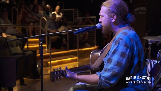 Tyler Childers - "Out On A Drunk/Honky Tonk Flame" - Radio Bristol Sessions смотреть онлайн