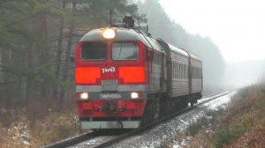 2М62У-0335 с пригородным поездом Сонково — Савёлово