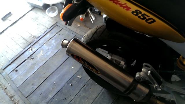 Akrapovic на Yamaha TDM 850 смотреть онлайн