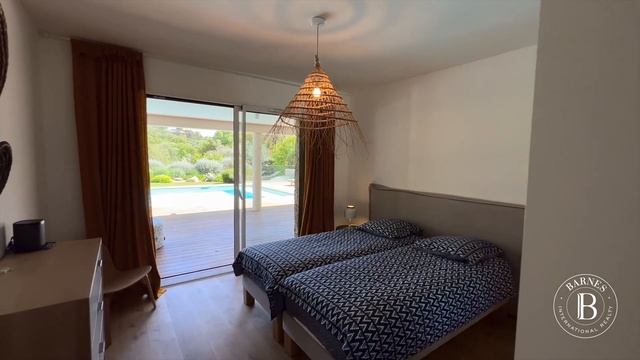 RL270 - Villa vue mer en location à Arasu смотреть онлайн