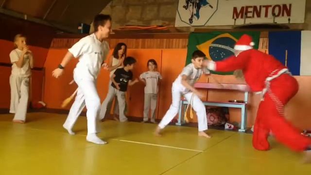 Capoeira roda papai Noël 2014 смотреть онлайн