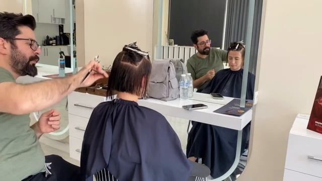 HOW TO DO A BOB HAIR CUT? смотреть онлайн