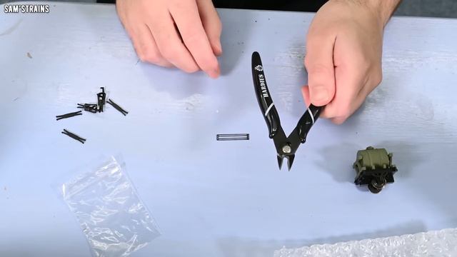 Uncle Fredrikson's Amazing Balancing Military Train смотреть онлайн