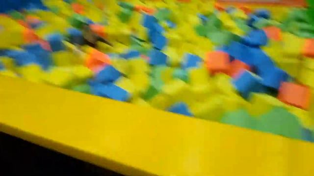 Мы на батут арене(Max Fan) смотреть онлайн