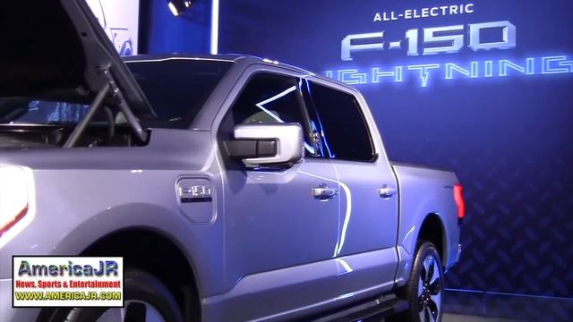 2023 Chevrolet Corvette Z06, Ford F-100 Eluminator truck at 2021 SEMA Show Las Vegas смотреть онлайн