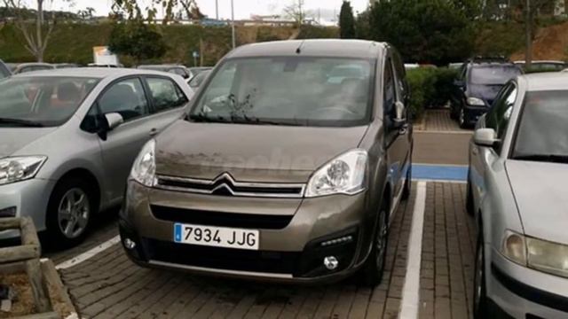 2016 Citroen Berlingo Multispace Nocciola смотреть онлайн