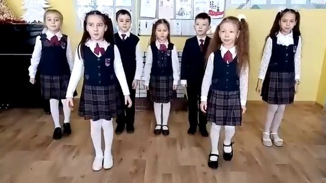 «Биилэр итек, читеклэр» музыка Мухтара Минхажева, сл. Шәүкәта Галиева смотреть онлайн