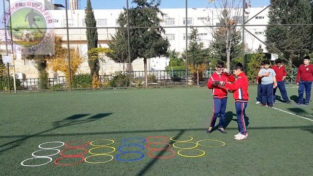 Physical education games | Memory games step in the correct circle | Trapped rood | Hula Hoop Games смотреть онлайн