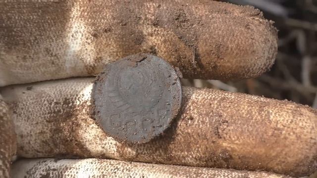 Металлоискатель звенит. Находки одна за одной. смотреть онлайн