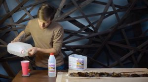 Стол из эпоксидной смолы и шишек