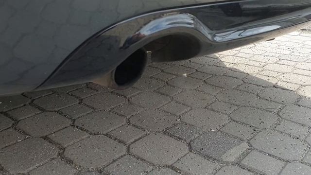 Audi A4 1.6 ALZ dymienie z wydechu смотреть онлайн