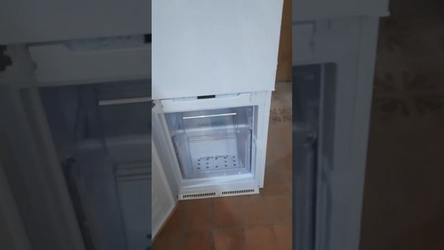 Hotpoint-Ariston Full No-Frost BCB 31 AA F смотреть онлайн