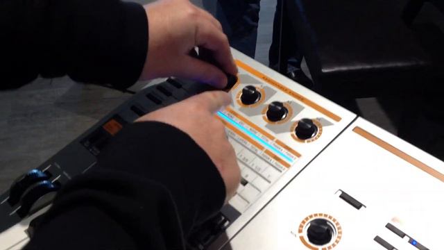 Casio XW-P1 Synthesizer - What you can do with external audio смотреть онлайн