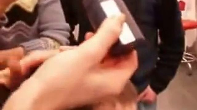 Как мужчине скрыть залысины? смотреть онлайн