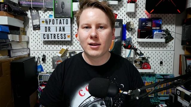 Your Next CPU is Bigger Than Your HEAD ? Cerebras Wafer Scale 2 смотреть онлайн