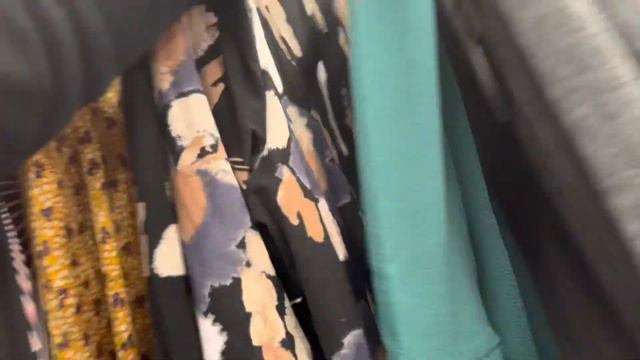 I went shopping for my friend birthday present, YOU GUYS WONT BELIEVE WHAT I GOT HIM ! смотреть онлайн