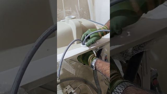 Процесс установки подвесной раковины