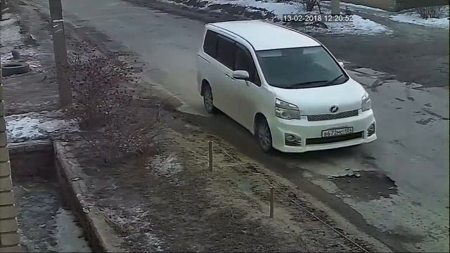 ПДД соблюдаем ! ??? Беспредел продолжается. Знаки 3.4 и ямы смотреть онлайн