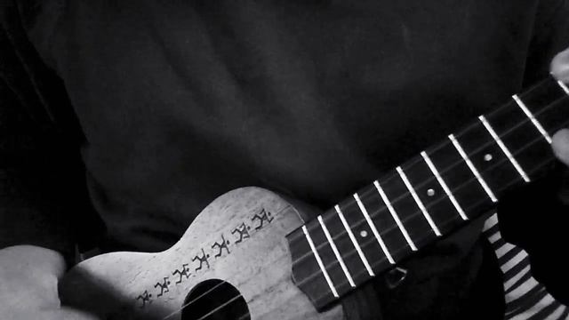 Here Comes The Rain Again【Eurythmics】SoloUkulele смотреть онлайн