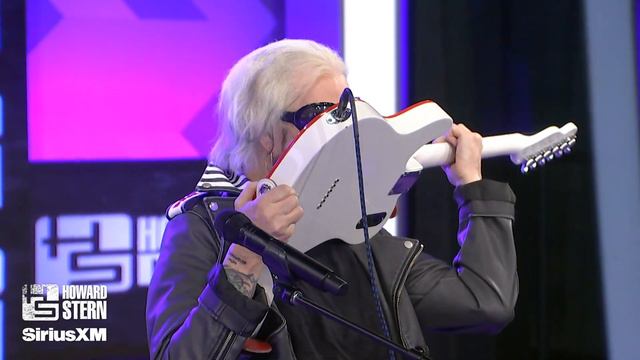 John 5 Puts On A Guitar Clinic In The Stern Show Studio