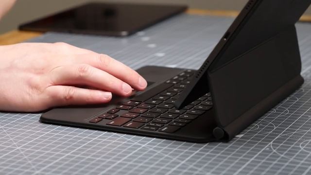 New M1 iPad Pro (2021) Unbox + Designer Thoughts смотреть онлайн