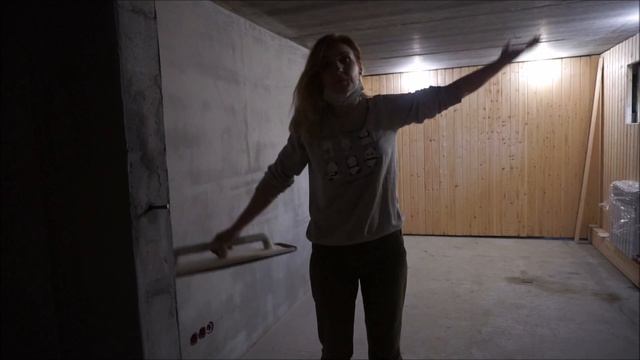 Подготавливаю стену под покраску/Крашу стену/Какого цвета получилась стена?/Строим и едим смотреть онлайн