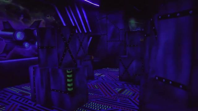 Лазертаг в Мякинино LaserLand в ТРЦ VEGAS