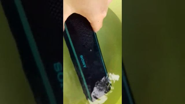 SONY SRS-XB 21 WATERTEST смотреть онлайн