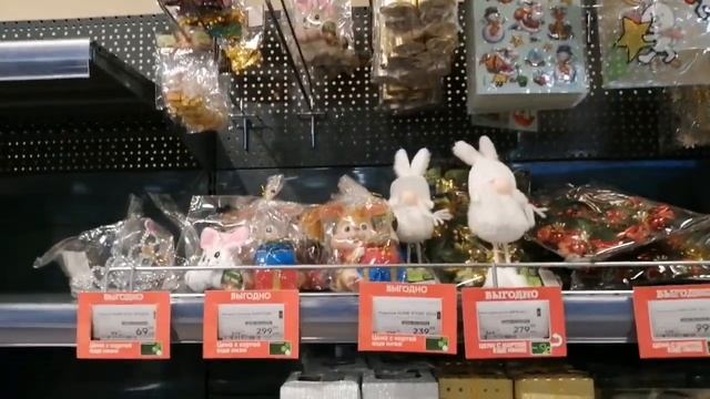 New year 2023 at the market Crossroads and Pyaterochka.Новый год в маркете Перекрёсток и Пятёрочка смотреть онлайн