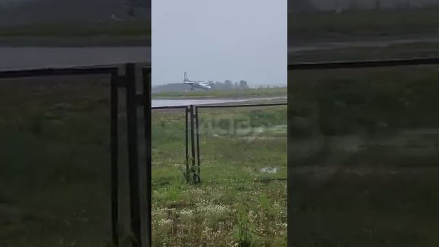 Сахалинцы сняли на видео опасную посадку самолета в Ногликах смотреть онлайн