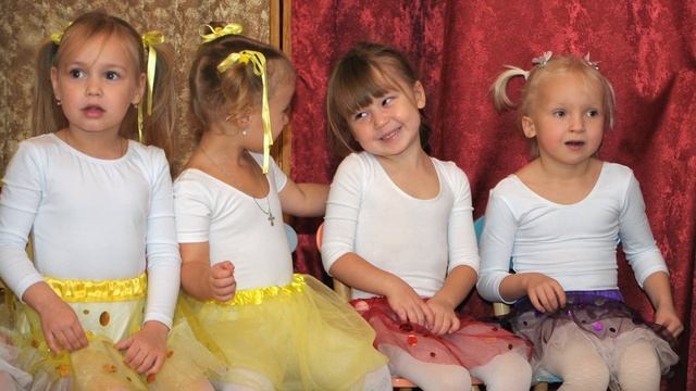 Череда фотокарточек с ребятами ДС "Эврика". Солнышко, Почемучки, Цветочный город. 2017-2021 смотреть онлайн
