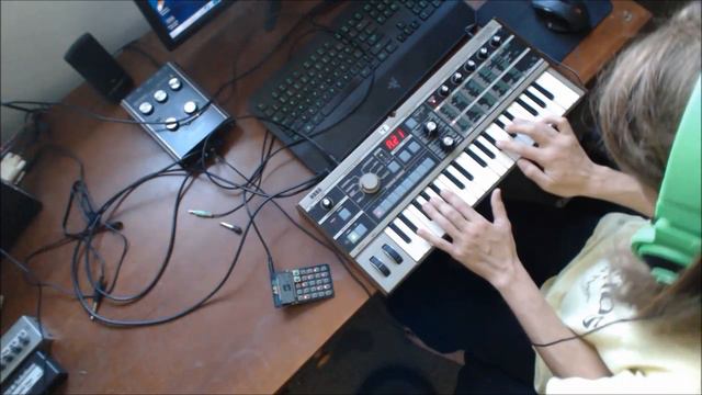 Microkorg & PO -12 : Live Synthesizer Jam смотреть онлайн