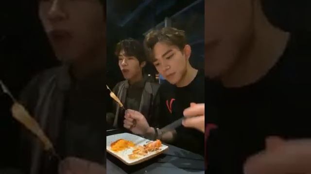 Lucas and Hendery (of WayV eating) Instagram Live {12.2.19 est} смотреть онлайн