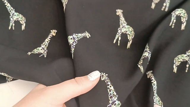 Штапель принт черный жирафы смотреть онлайн