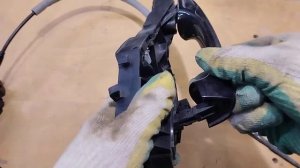 Тигуан 2. Снятие и установка дверной ручки.