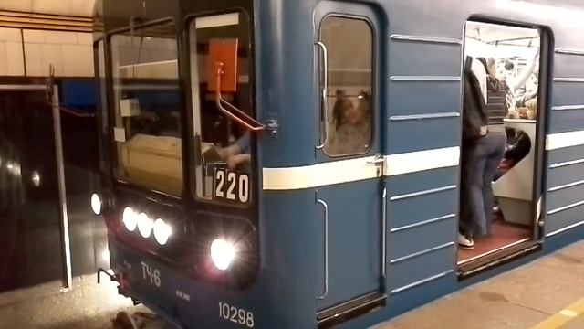 Электропоезд номер 220(метро Чёрная речка) смотреть онлайн
