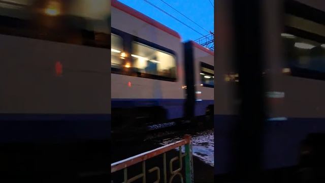 #мцд2 #щербинка #зима #новаямосква #ласточка Электричка поехала в сторону Подольска смотреть онлайн