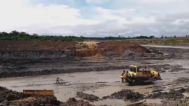ОПАСНЫЙ МОМЕНТ ПРИ строительстве тяжелого УГОЛЬНОГО оборудования ДЛЯ ДОБЫЧИ ПОЛЕЗНЫХ ИСКОПАЕМЫХ. смотреть онлайн