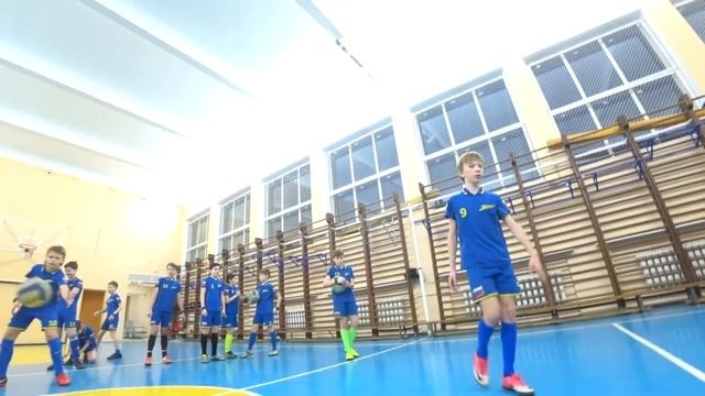 Игра: "Быстрые пенальти на реакцию" = старшие (СУПЕР-СЕЙВЫ СУПЕР-ВРАТАРЕЙ) смотреть онлайн
