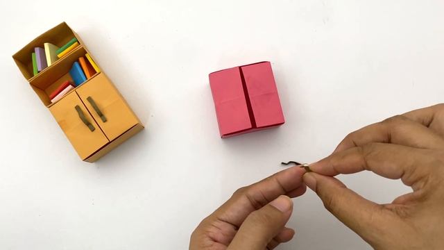 DIY MINI PAPER BOOKSHELF / Paper Crafts Ideas / Paper Craft / Mini Paper Furniture /Doll House Craf смотреть онлайн