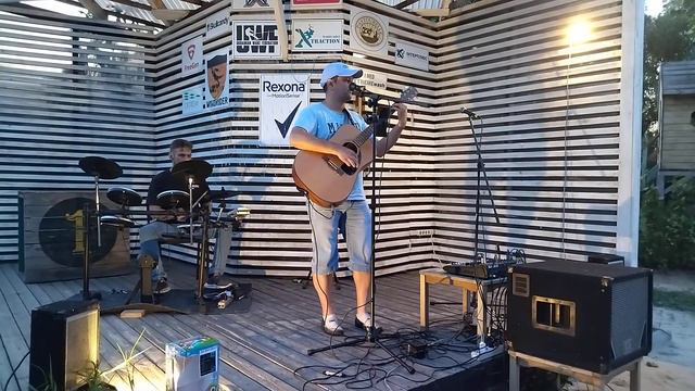 X-Scene Kyiv_220721_Максим Денисов_поем_В.Цой-Музыка волн 210355 смотреть онлайн
