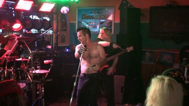 REGS - VELVET REVOLVER "SLITHER" & STP "DOWN" 7-4-09 LIVE CUTLER BAY (cover) #2 HD смотреть онлайн