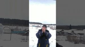 Одинокий пастух на губной гармошке.